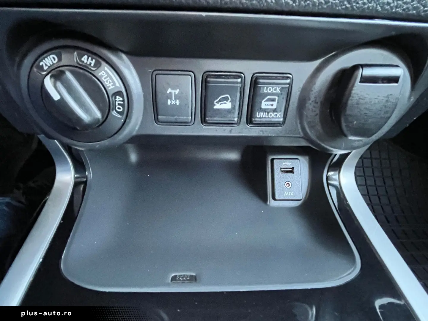 NISSAN Navara NP300 Acenta Double Cab 4x4 3 5 T Anhägel