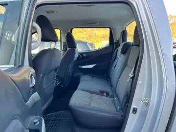 NISSAN Navara NP300 Acenta Double Cab 4x4 3 5 T Anhägel