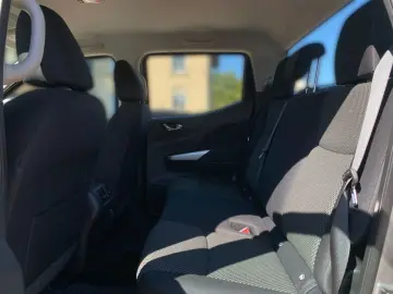 NISSAN Navara DC 4x4 Autm. Automatik - Acenta