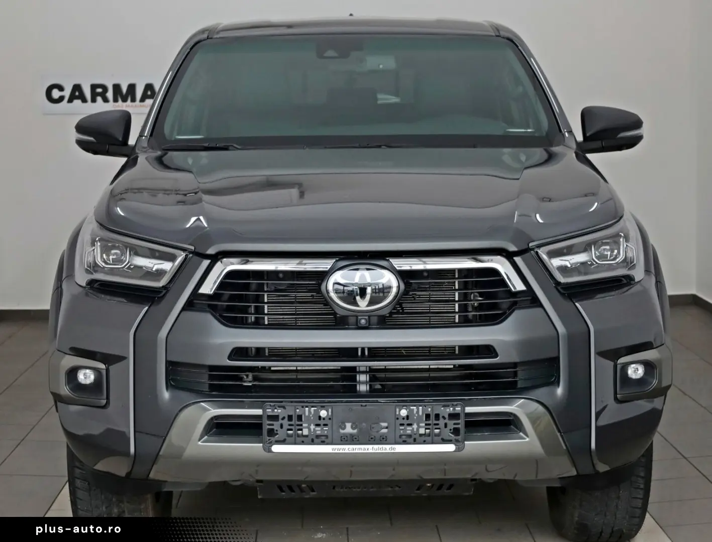 TOYOTA Hilux Double Cab Invincible Navi ACC HardTop AHK