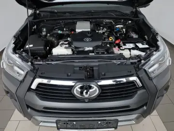 TOYOTA Hilux Double Cab Invincible Navi ACC HardTop AHK