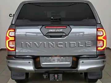 TOYOTA Hilux Double Cab Invincible Navi ACC HardTop AHK