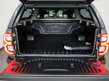 TOYOTA Hilux Double Cab Invincible Navi ACC HardTop AHK