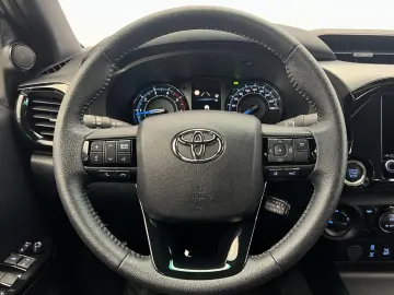 TOYOTA Hilux 2.8 D4-D Invincible MY2025 Mild HYBRID AHK