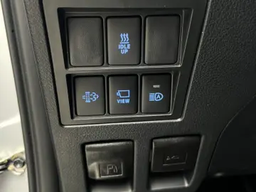 TOYOTA Hilux 2.8 D4-D Invincible MY2025 Mild HYBRID AHK