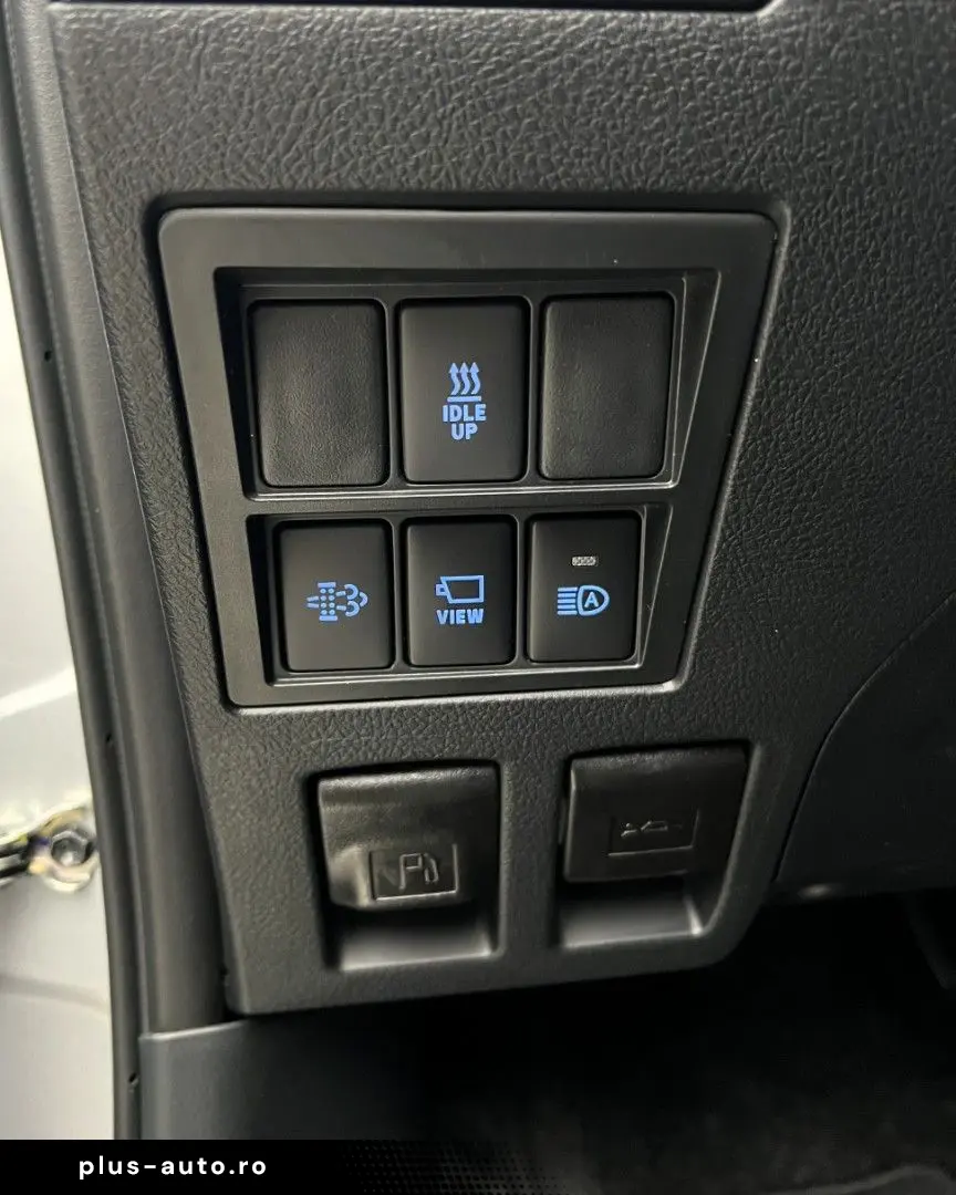 TOYOTA Hilux 2.8 D4-D Invincible MY2025 Mild HYBRID AHK