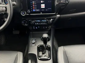 TOYOTA Hilux 2.8 D4-D Invincible MY2025 Mild HYBRID AHK