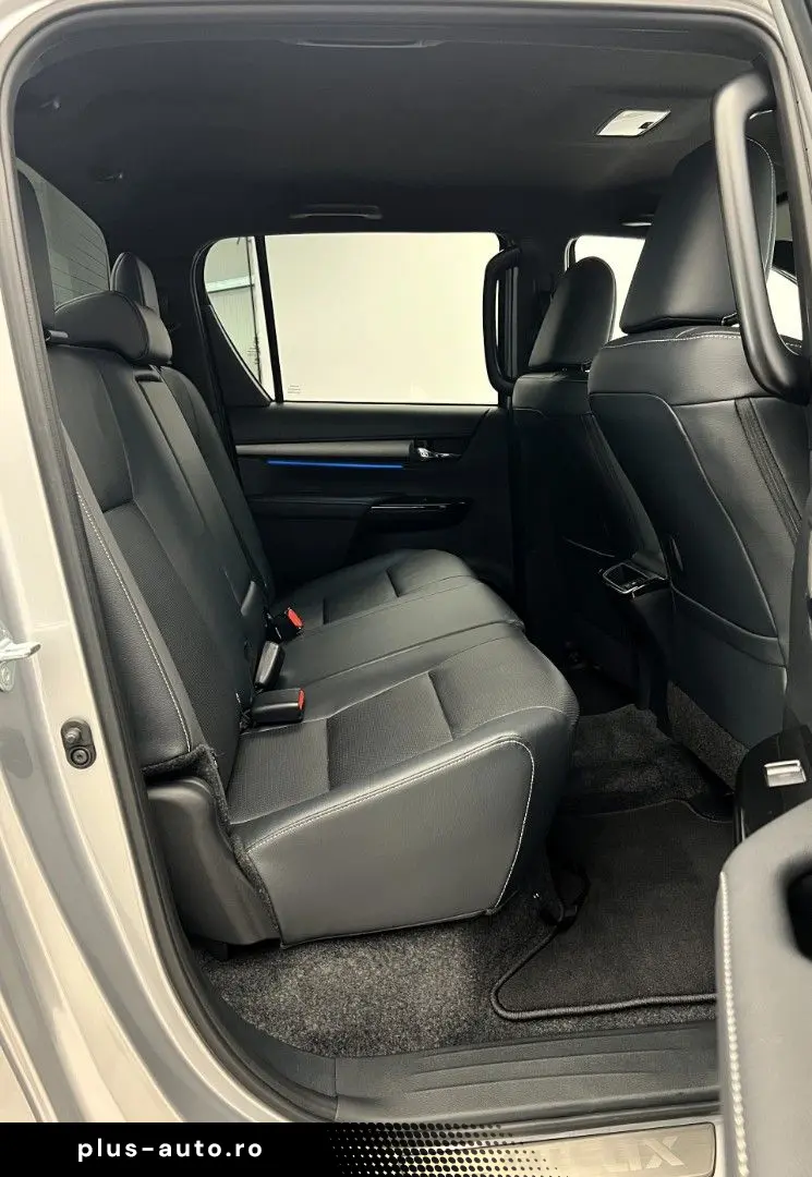 TOYOTA Hilux 2.8 D4-D Invincible MY2025 Mild HYBRID AHK