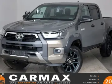 TOYOTA Hilux Double Cab Invincible ACC Nav AHK Garantie