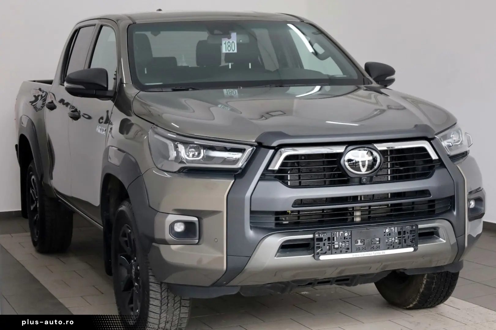 TOYOTA Hilux Double Cab Invincible ACC Nav AHK Garantie