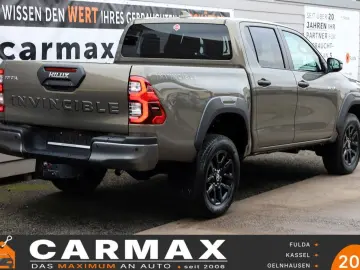 TOYOTA Hilux Double Cab Invincible ACC Nav AHK Garantie