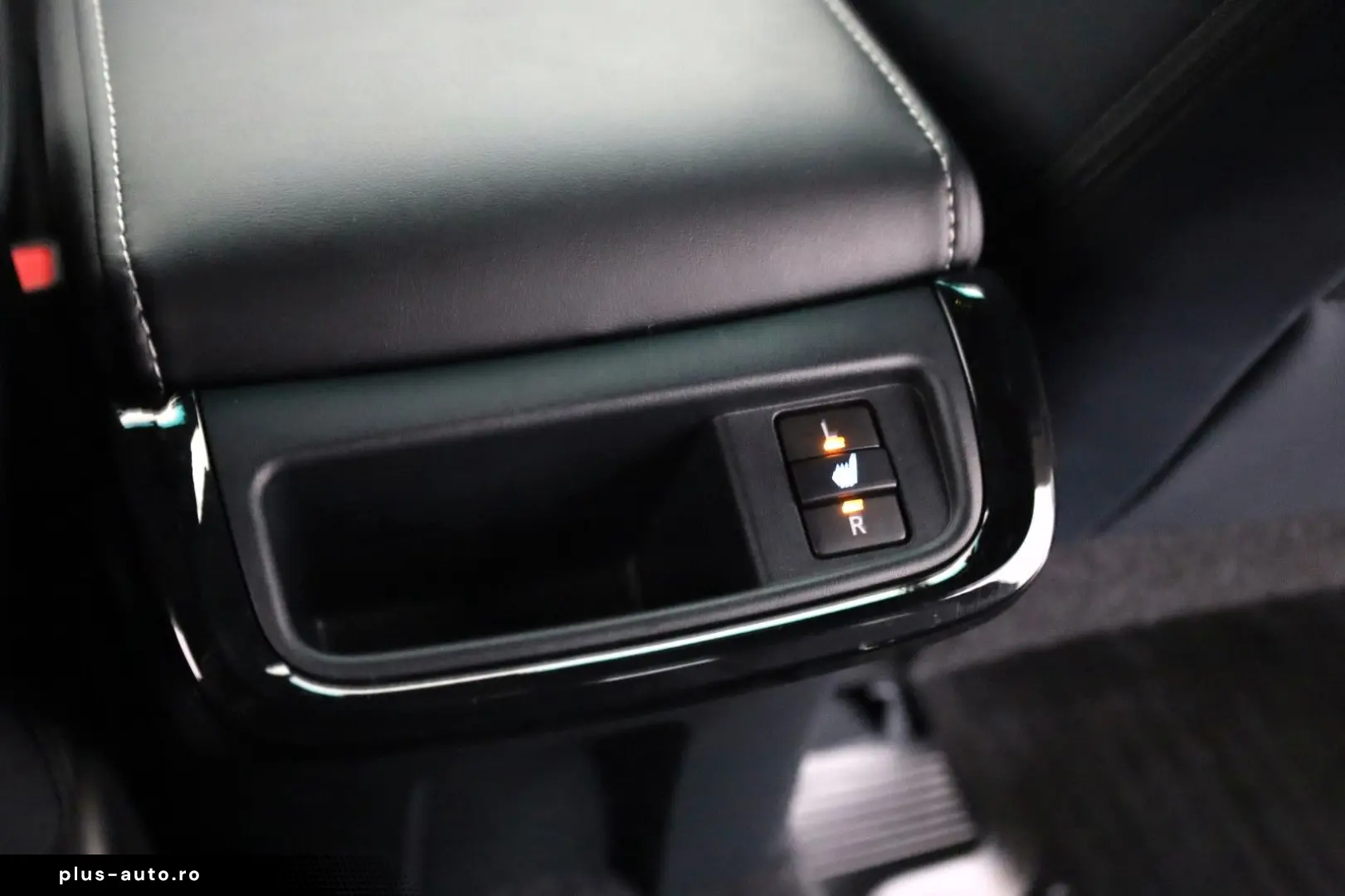 TOYOTA Hilux Double Cab Invincible ACC Nav AHK Garantie