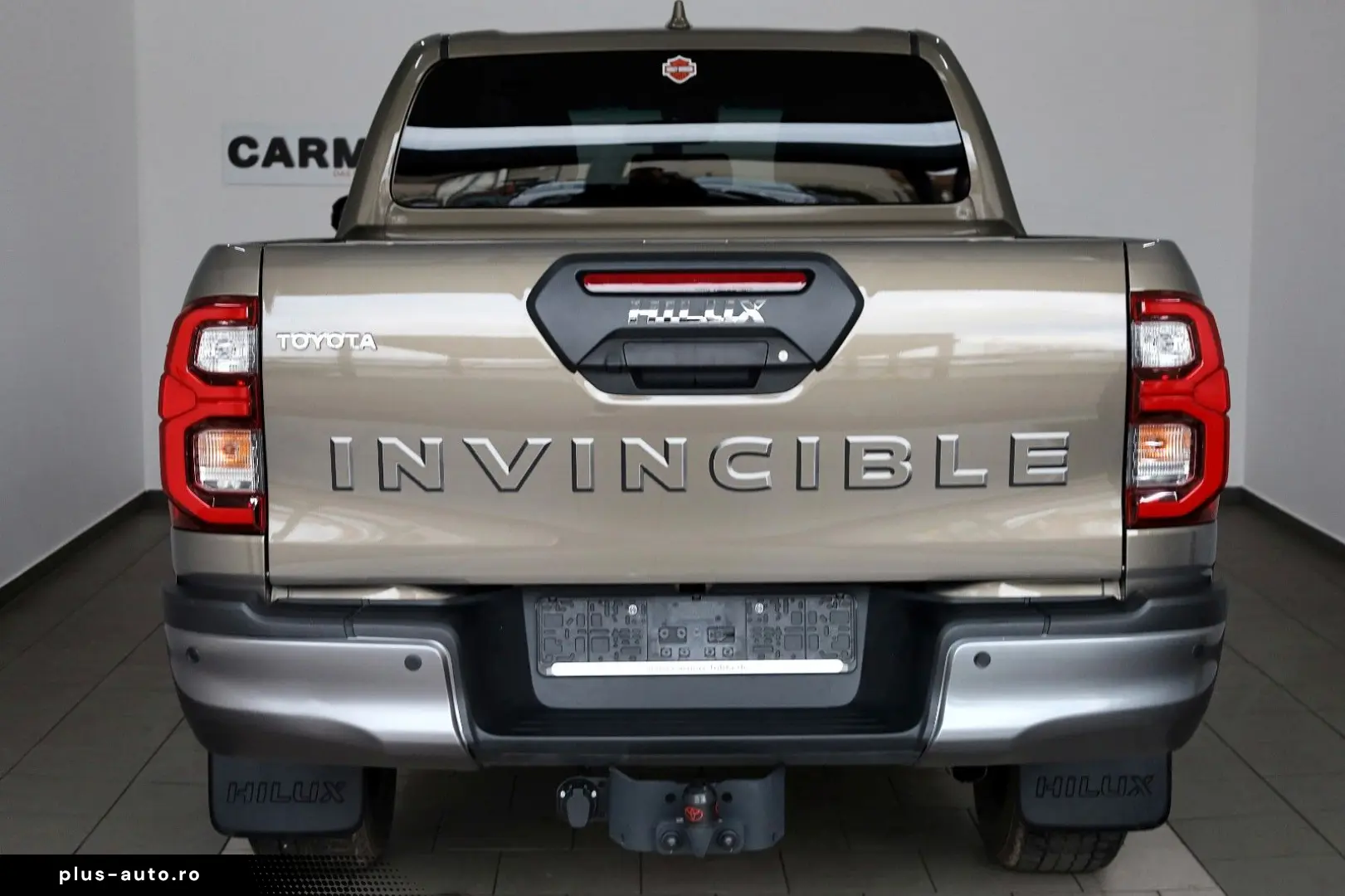 TOYOTA Hilux Double Cab Invincible ACC Nav AHK Garantie