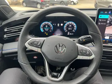 VW Tiguan 2.0 TSI 4Motion R-Line  Vollausstattung!