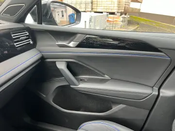 VW Tiguan 2.0 TSI 4Motion R-Line  Vollausstattung!