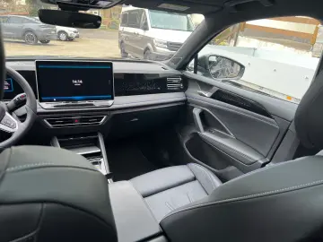 VW Tiguan 2.0 TSI 4Motion R-Line  Vollausstattung!