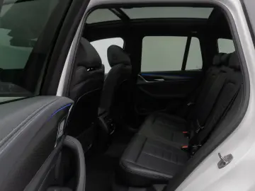 BMW X3 M40i Panorama Kamera HUD DAB HiFi LED 20Zoll