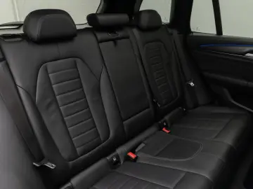 BMW X3 M40i Panorama Kamera HUD DAB HiFi LED 20Zoll