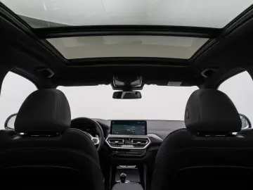 BMW X3 M40i Panorama Kamera HUD DAB HiFi LED 20Zoll