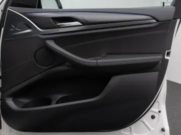 BMW X3 M40i Panorama Kamera HUD DAB HiFi LED 20Zoll