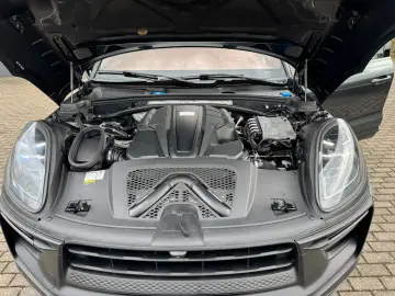 PORSCHE Macan GTS  deutsches Fzg. 1. Hand