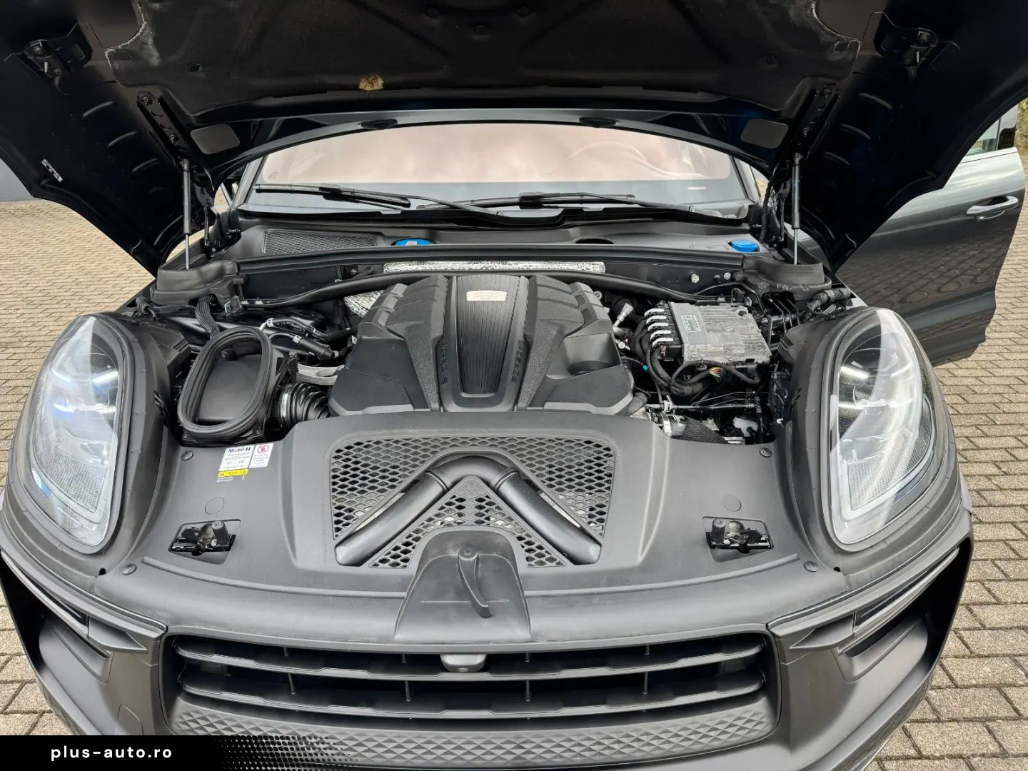 PORSCHE Macan GTS  deutsches Fzg. 1. Hand