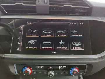 AUDI Q3 35 TFSI S tronic S line  ACC  AHK  Kamera
