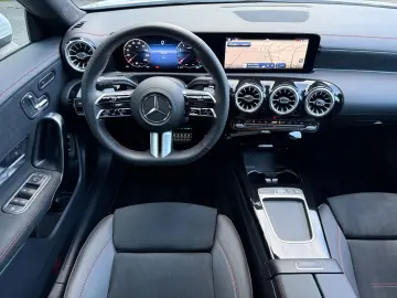 MERCEDES-BENZ CLA 200 AMG Premium
