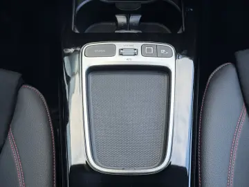 MERCEDES-BENZ CLA 200 AMG Premium