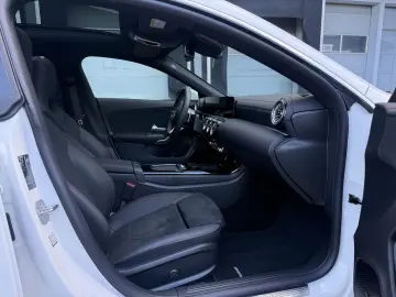 MERCEDES-BENZ CLA 200 AMG Premium