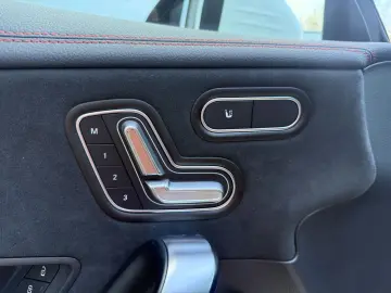 MERCEDES-BENZ CLA 200 AMG Premium