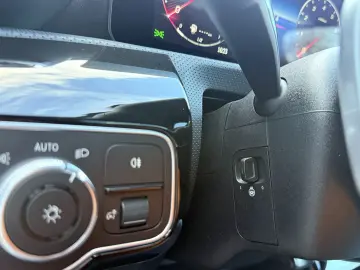 MERCEDES-BENZ CLA 200 AMG Premium