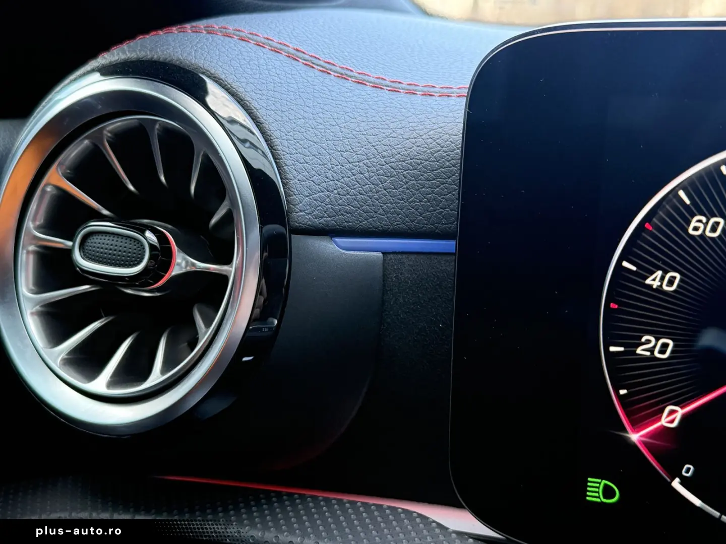 MERCEDES-BENZ CLA 200 AMG Premium