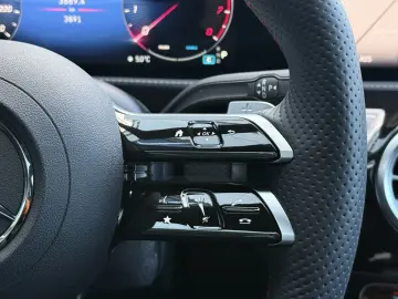 MERCEDES-BENZ CLA 200 AMG Premium