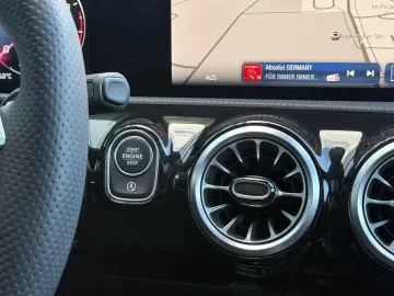 MERCEDES-BENZ CLA 200 AMG Premium