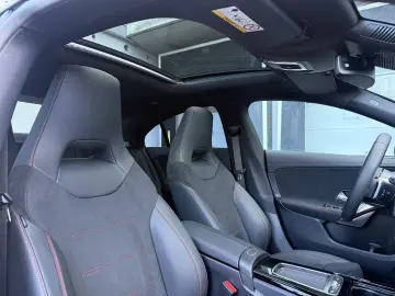 MERCEDES-BENZ CLA 200 AMG Premium
