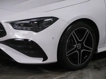 MERCEDES-BENZ CLA 200 AMG