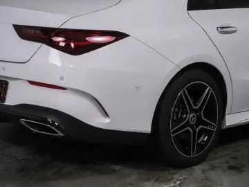 MERCEDES-BENZ CLA 200 AMG