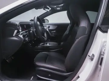 MERCEDES-BENZ CLA 200 AMG