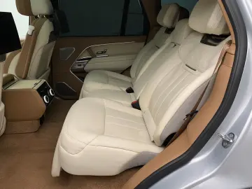 LAND ROVER Range Rover SV P530