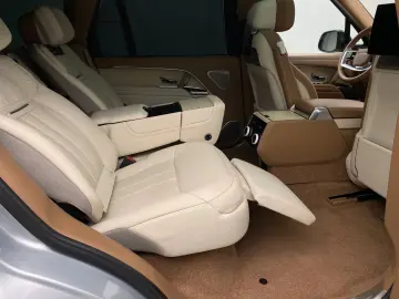 LAND ROVER Range Rover SV P530