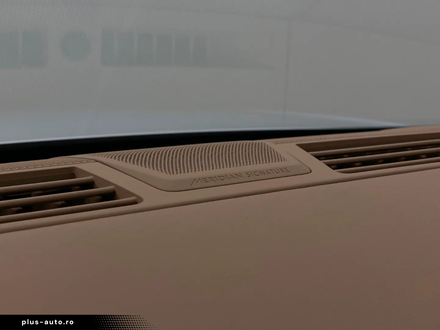 LAND ROVER Range Rover SV P530