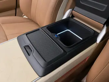 LAND ROVER Range Rover SV P530