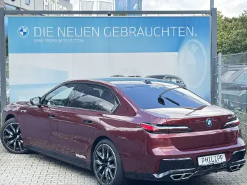 BMW M760e xDrive M Sport PANO-SKY Autom.Tür Massage