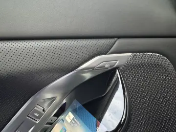 BMW M760e xDrive M Sport PANO-SKY Autom.Tür Massage