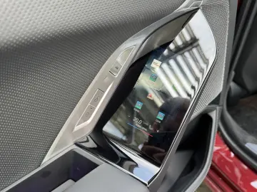 BMW M760e xDrive M Sport PANO-SKY Autom.Tür Massage