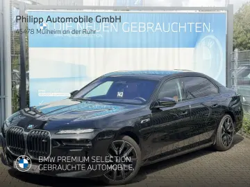 BMW M760e xDrive Autm.Tür PANO-SKY B&W PA-Pro 2 99%