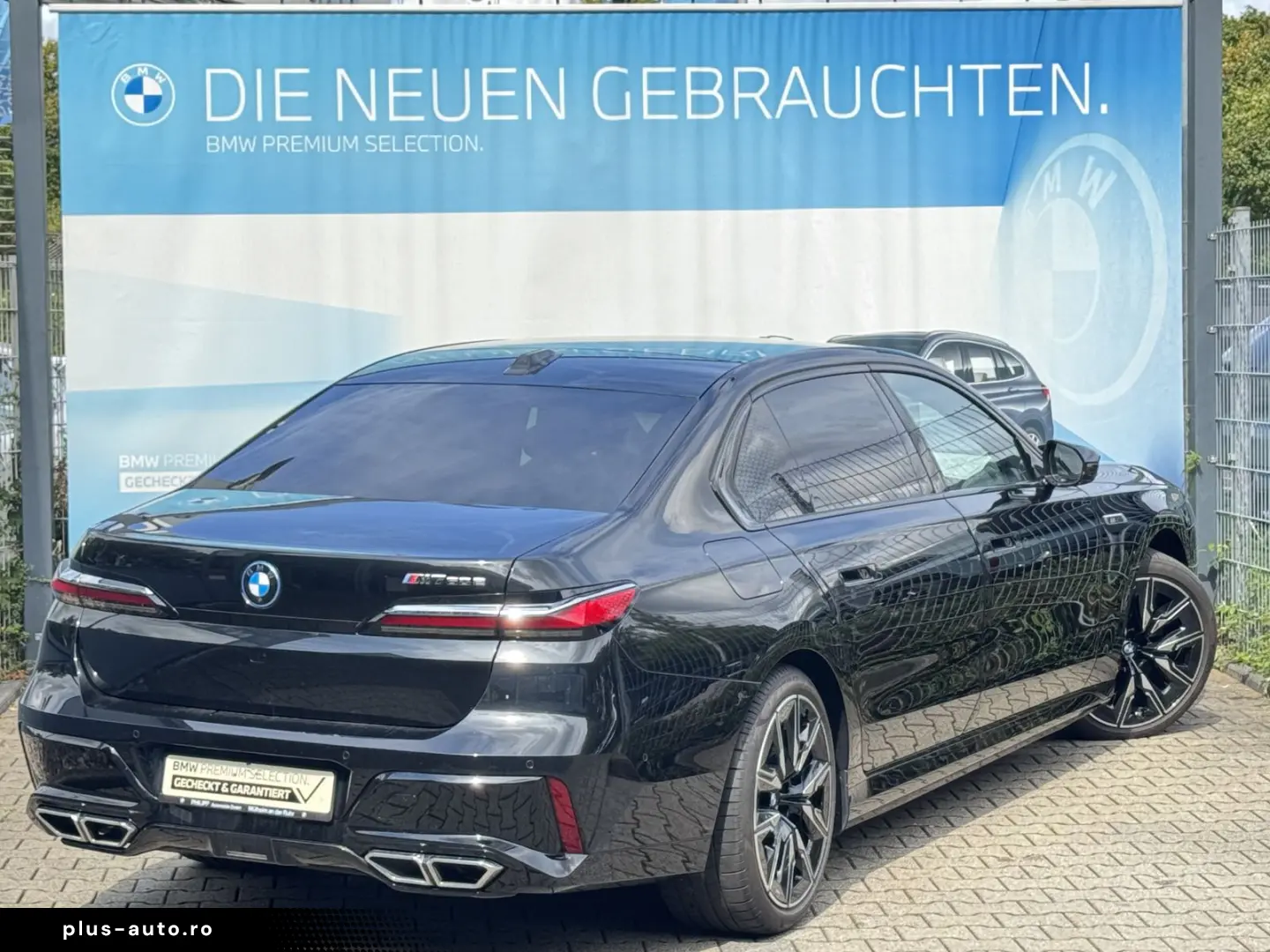 BMW M760e xDrive Autm.Tür PANO-SKY B&W PA-Pro 2 99%