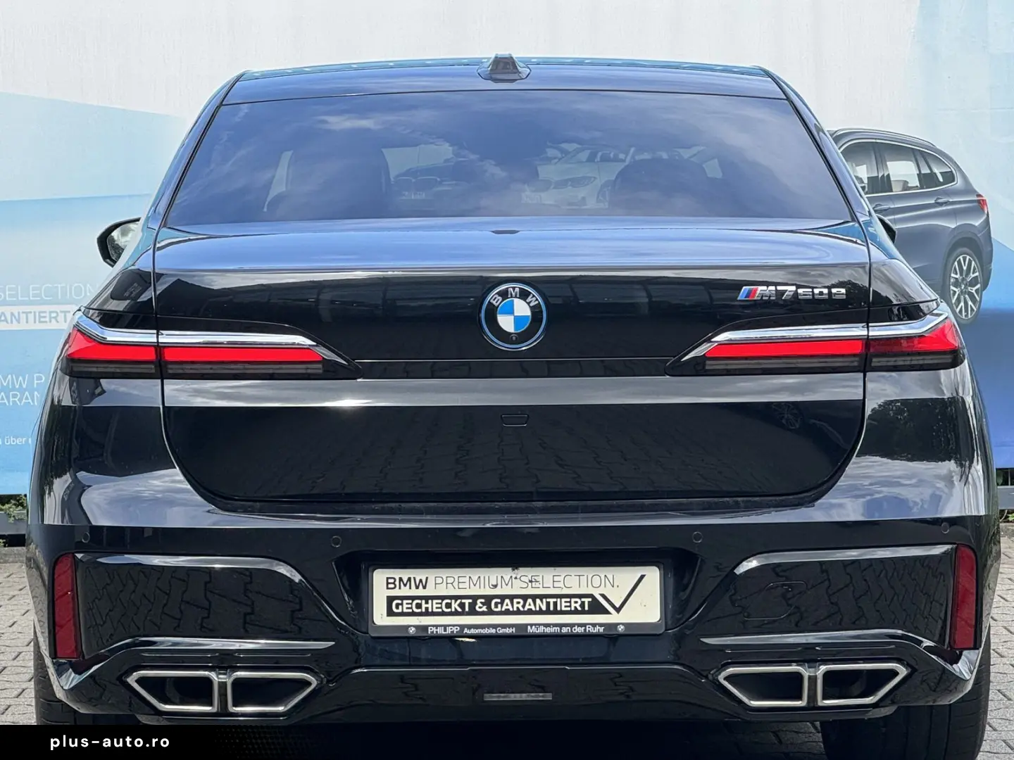 BMW M760e xDrive Autm.Tür PANO-SKY B&W PA-Pro 2 99%