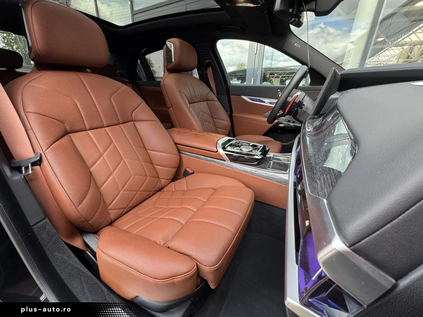 BMW M760e xDrive Autm.Tür PANO-SKY B&W PA-Pro 2 99%